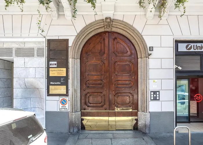 Rent - Duomo Brera - Elegant Suite In Design District